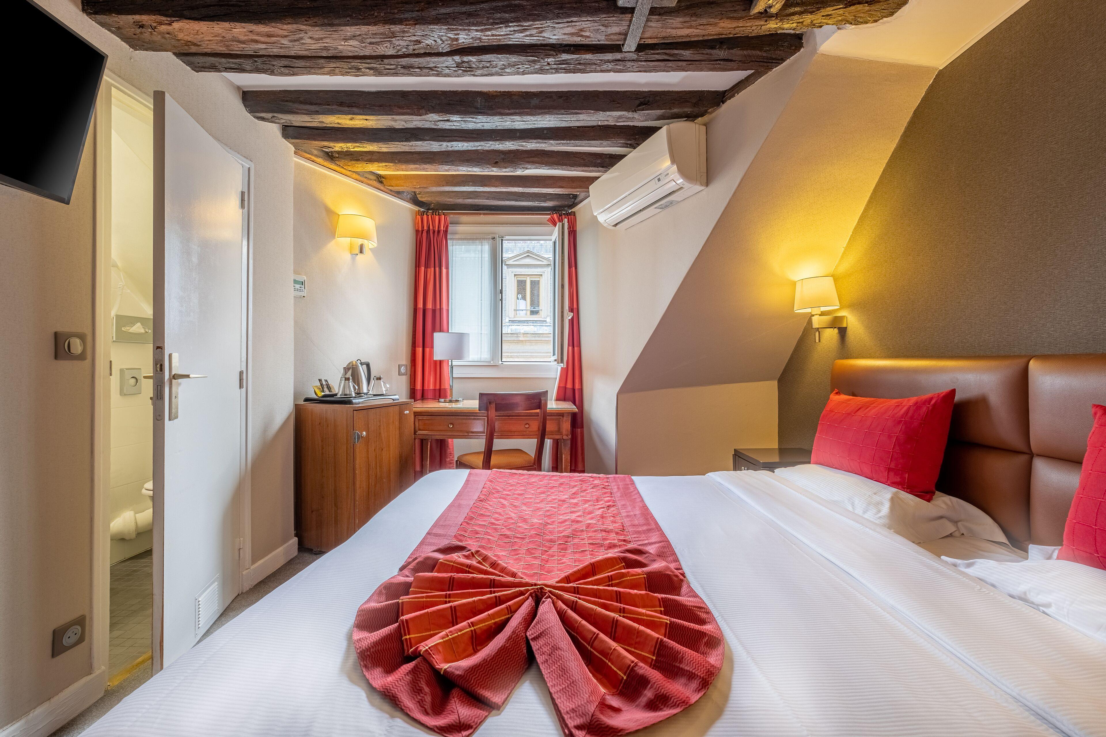 Korner Louvre Hotel 3*