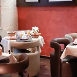 Korner Louvre Hotel 3*