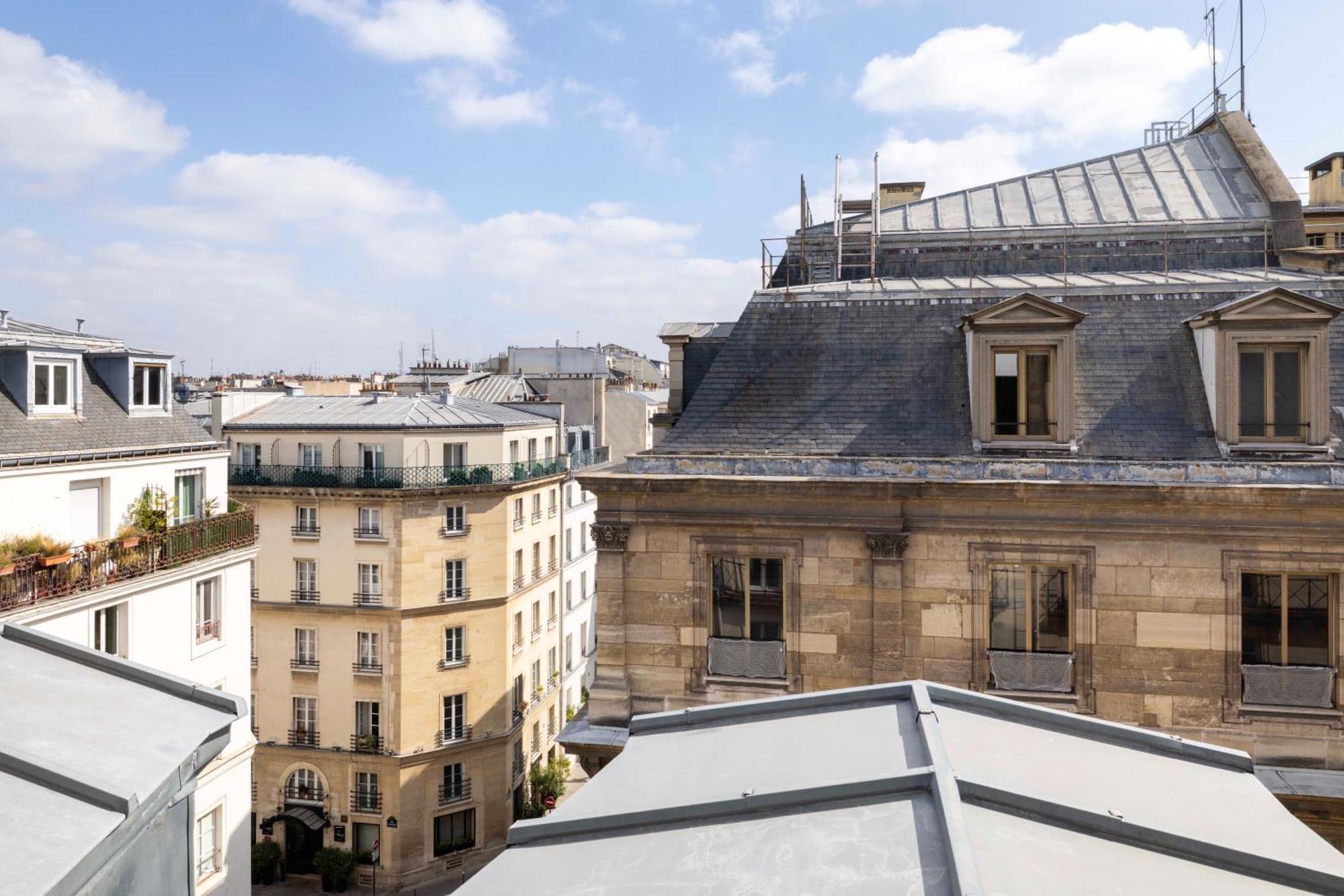 Korner Louvre Hotel