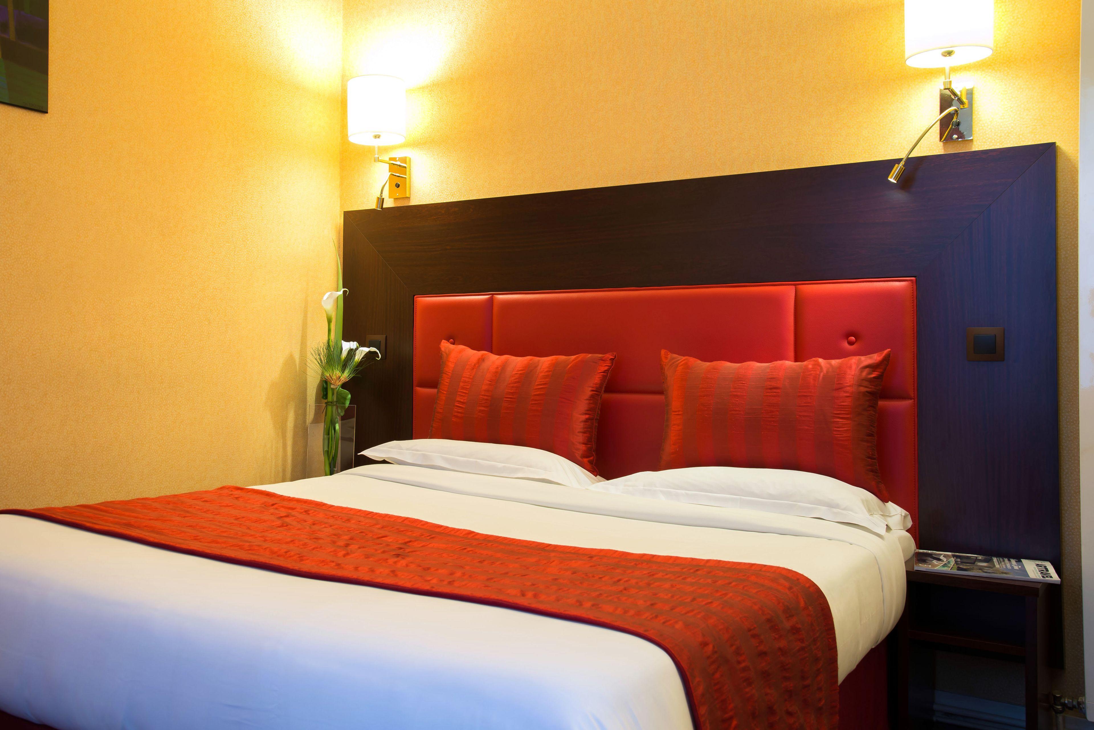 Korner Louvre Hotel
